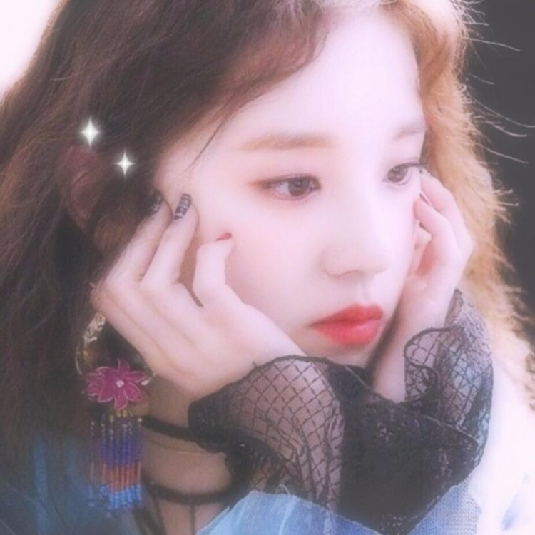 宋雨琦微博小号被扒出曾是厉旭大粉还点赞内涵前辈吴宣仪微博