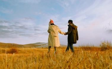 男人的微信里有这些痕迹可能是有婚外的爱情